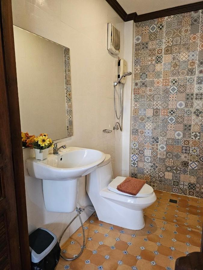 Banchan Hostel Аюттхая Экстерьер фото