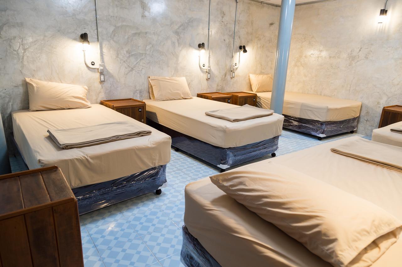 Banchan Hostel Аюттхая Экстерьер фото
