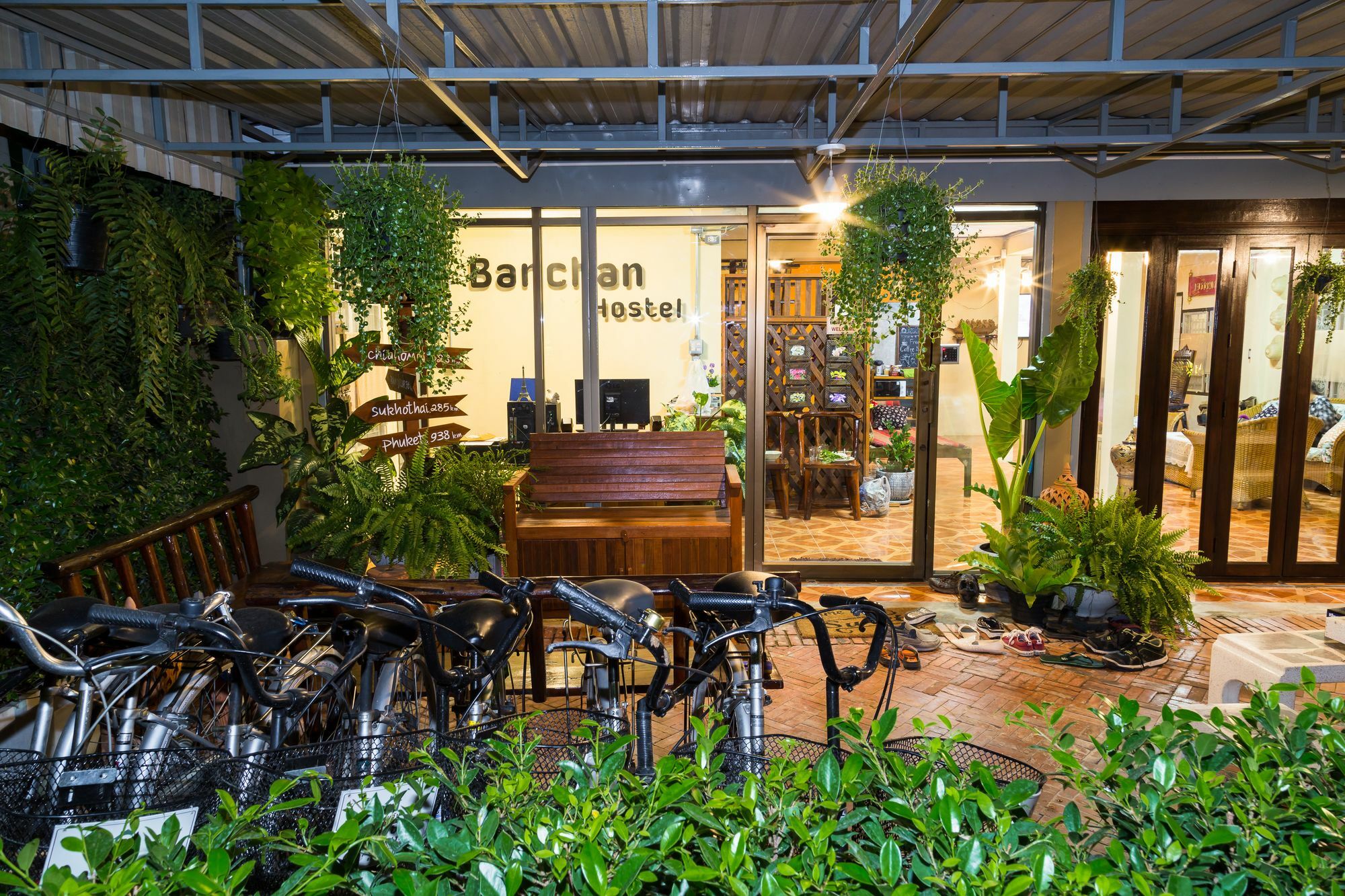 Banchan Hostel Аюттхая Экстерьер фото